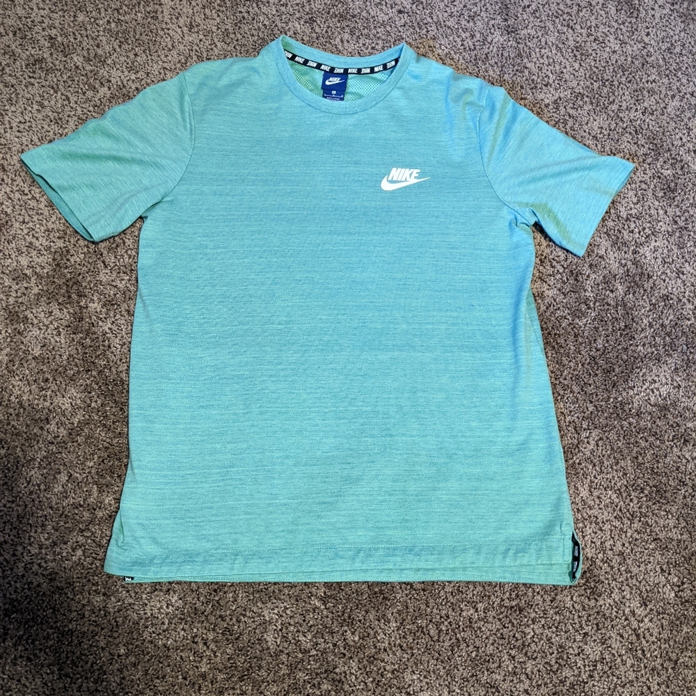 Nike T-Shirt Men Medium